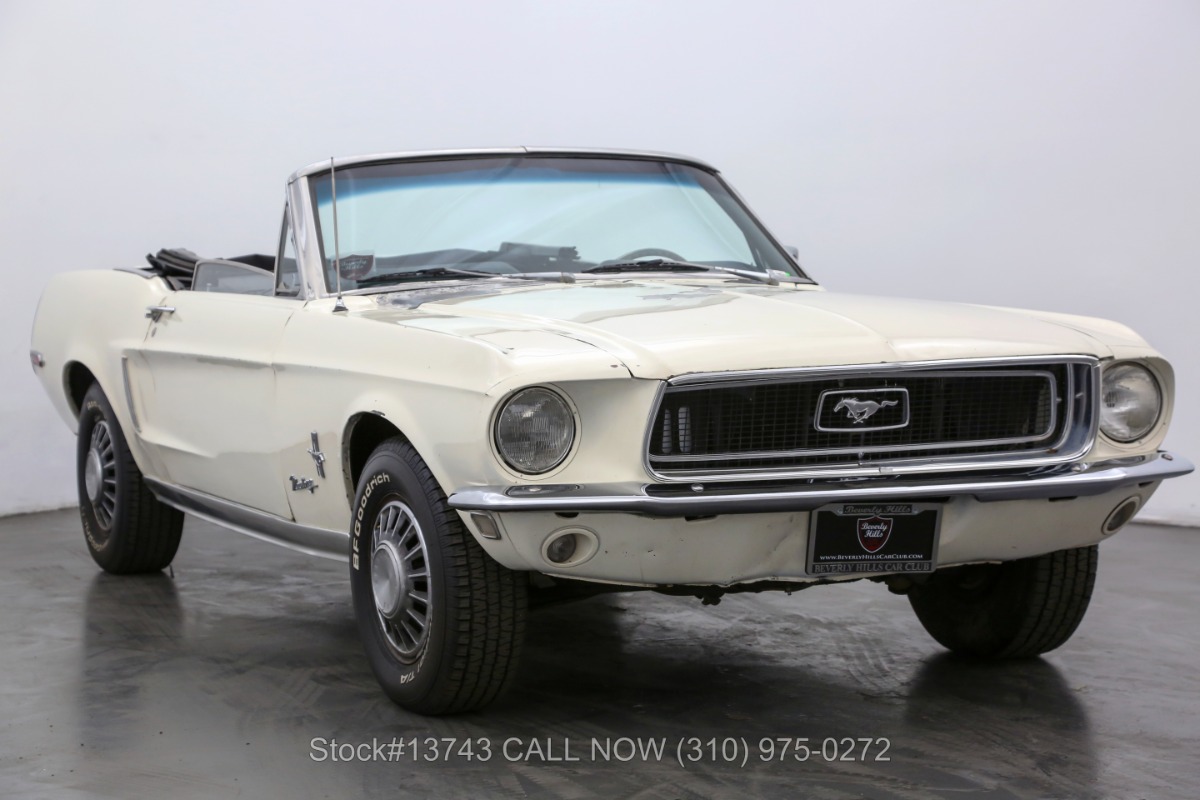 Pebble Beige 1968 Ford Mustang