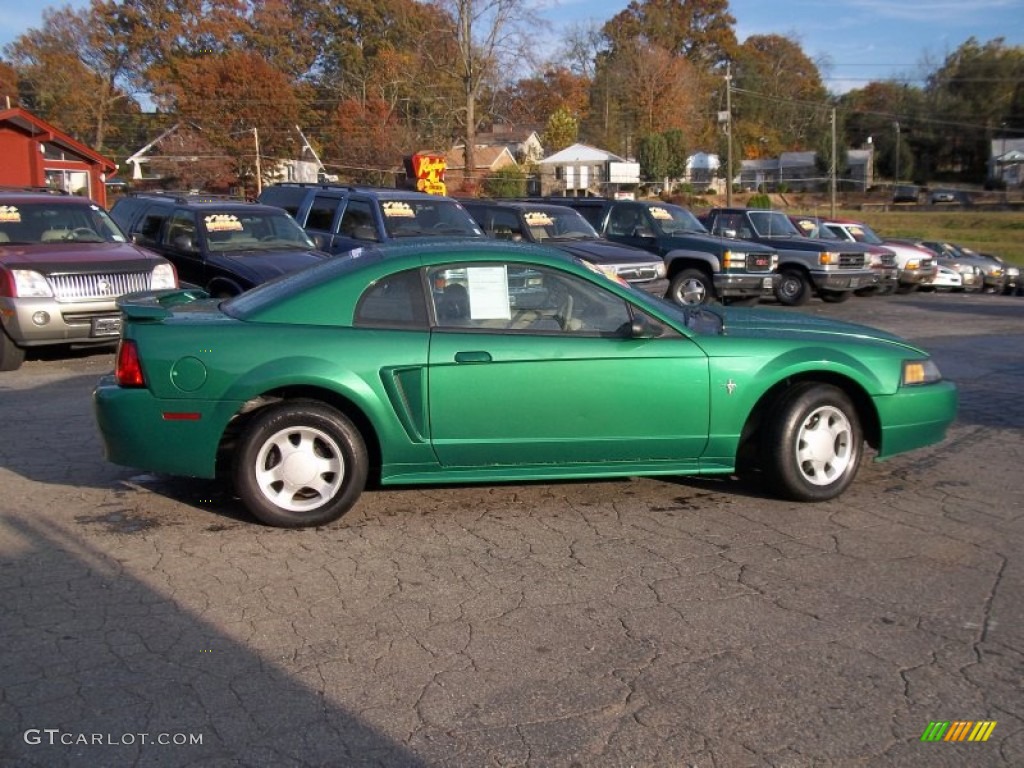 Tropic Green 2001 Ford Mustang