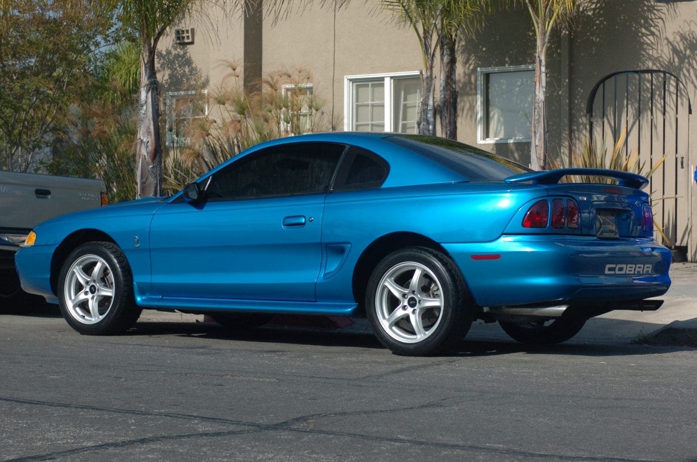 Bright Atlantic Blue 1998 Ford Mustang