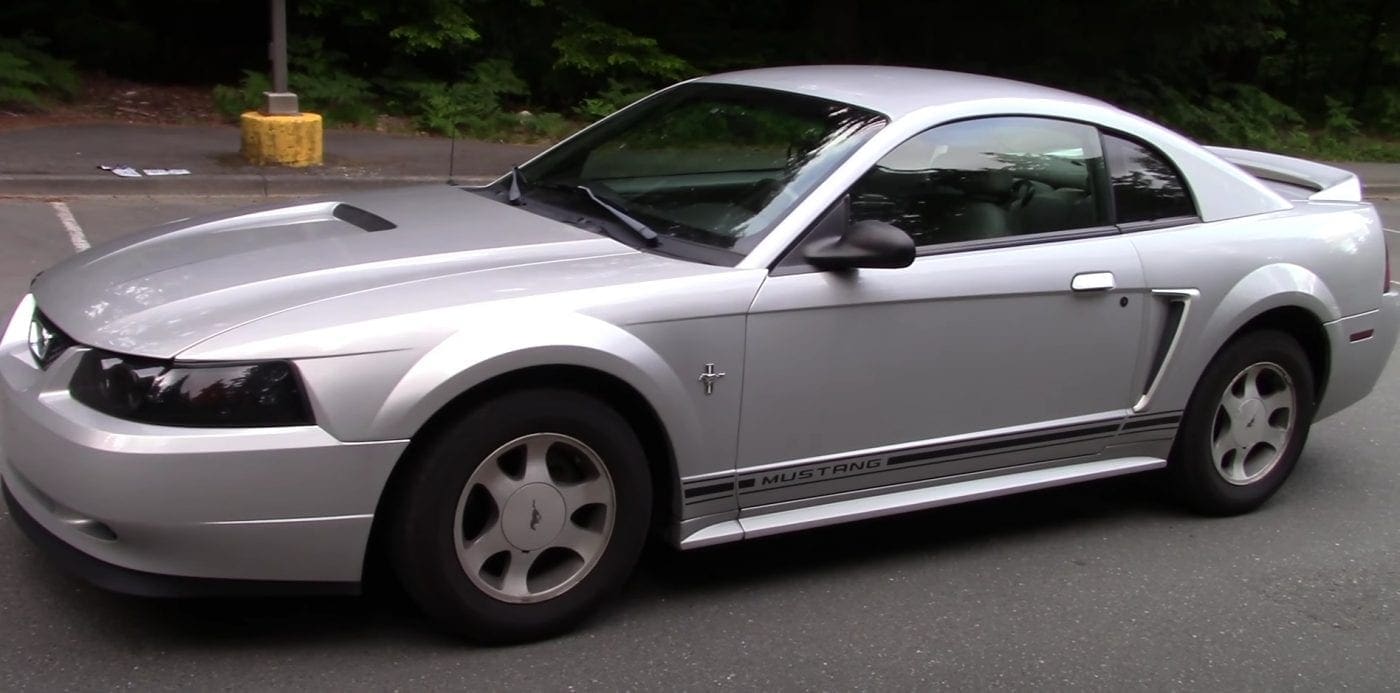 Video: 2000 Ford Mustang In-Depth Look - Mustang Specs