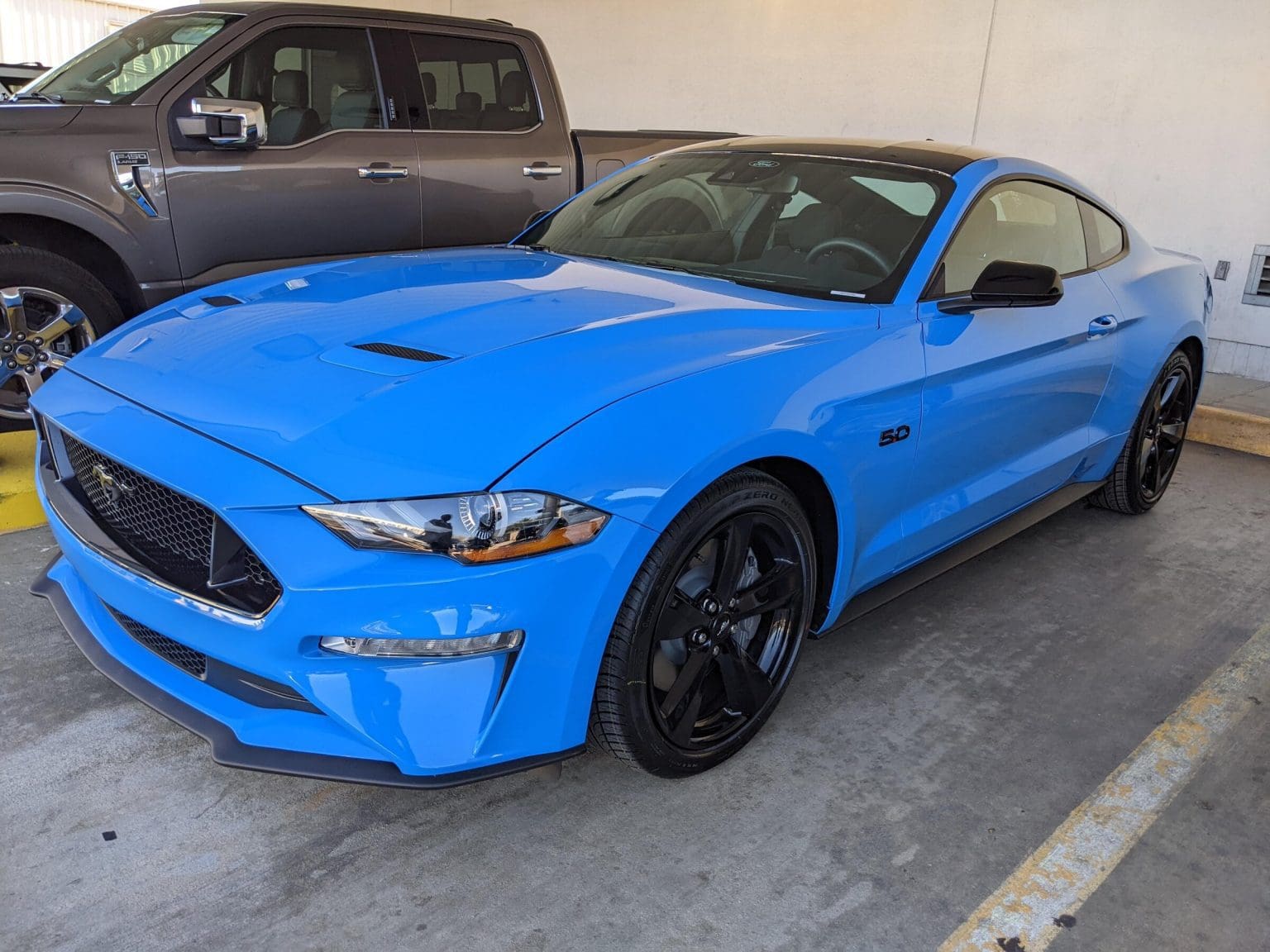 Grabber Blue 2022 Ford Mustang